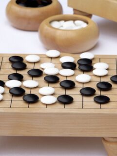 Picture of the ancient game go.